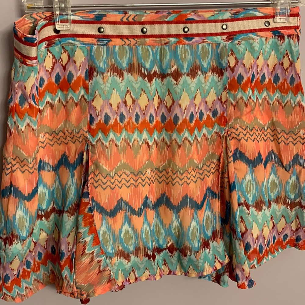 Dream out loud by Selena Gomez juniors size 7 multicolored skater mini skirt